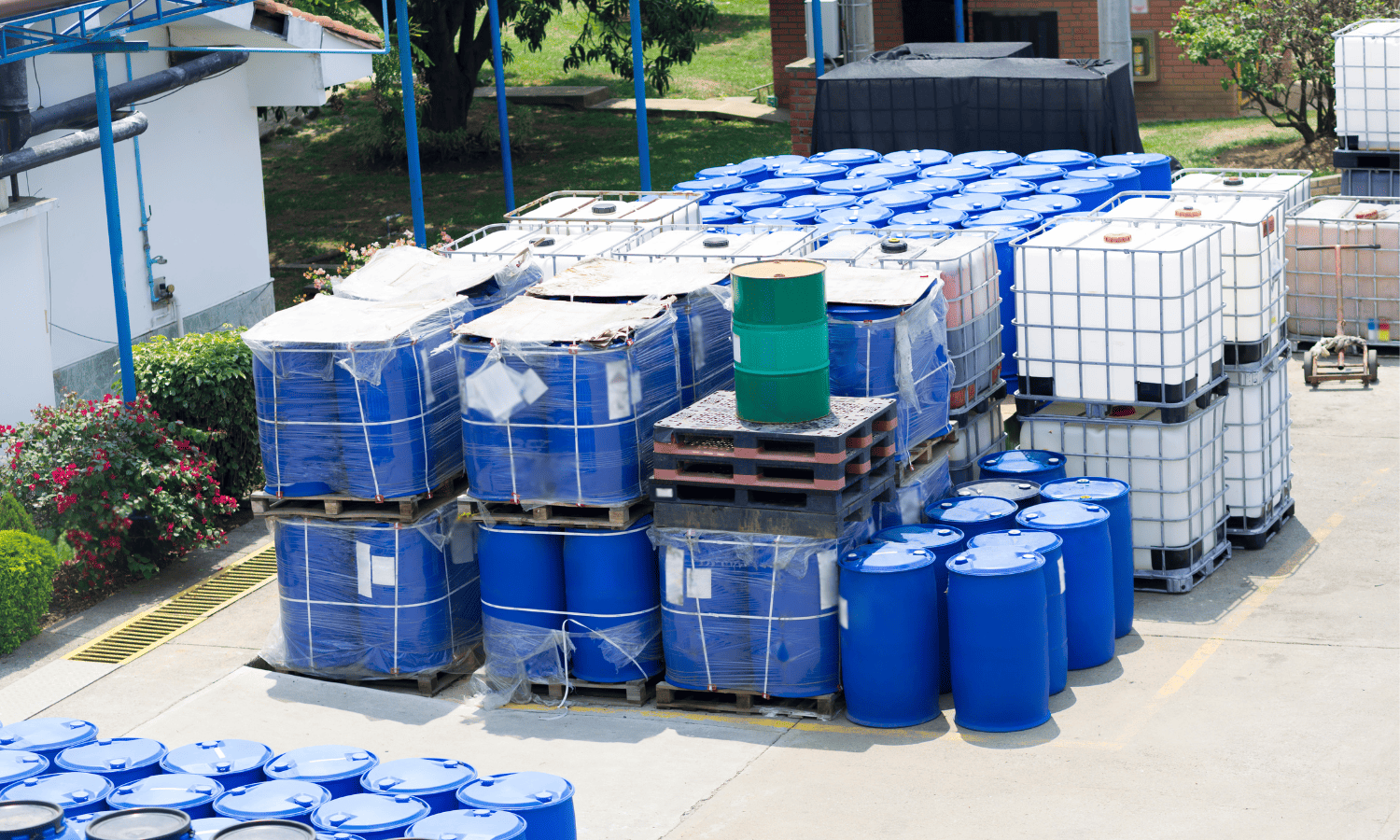 Armazenamento de produtos químicos na indústria química